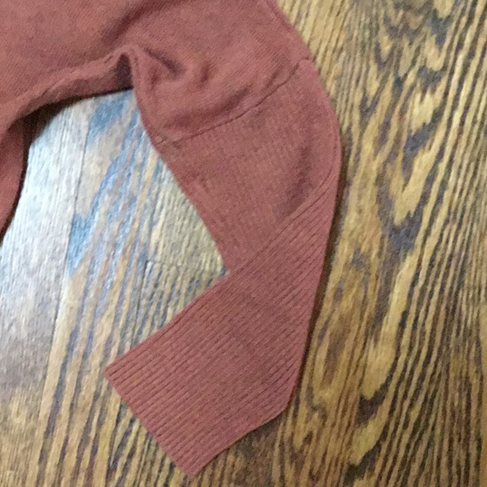 Women's Rust Sweater - Picture 5 of 10